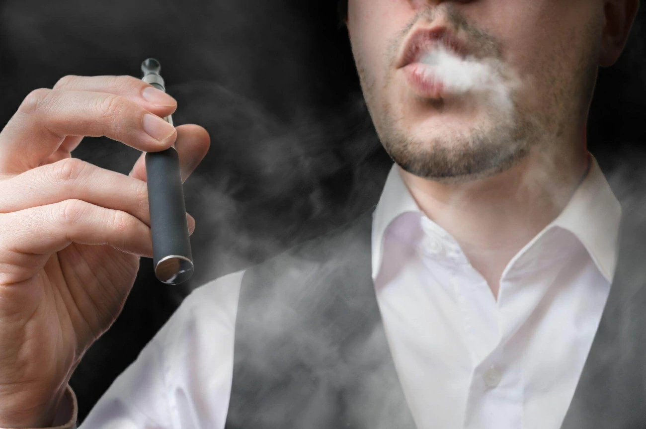 Top 10 Benefits of Vaping Over Smoke Shop Smoking E-Cigarettes
